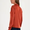 Camisa satinada con botones ocultos (16516)