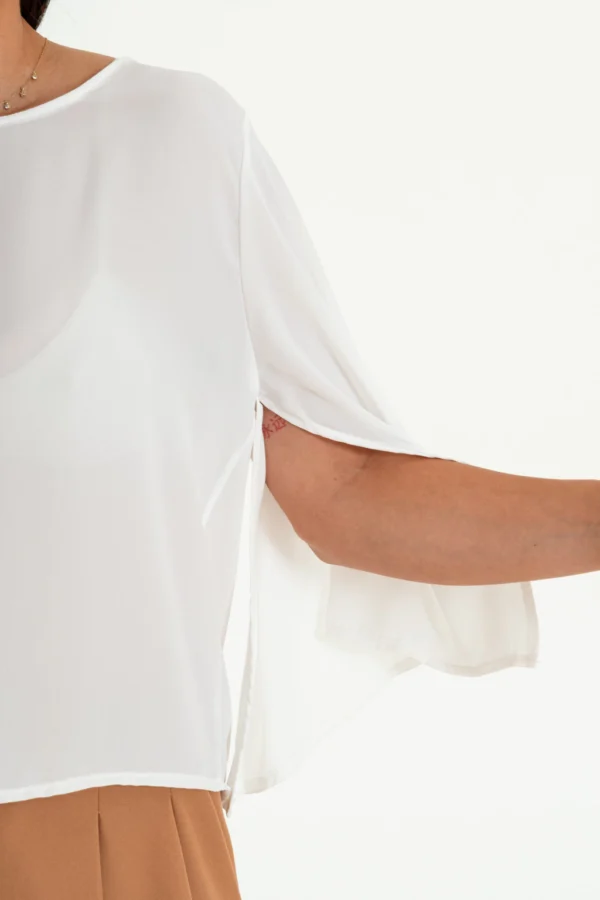 Blusa corta de crepé con mangas amplias (16514)
